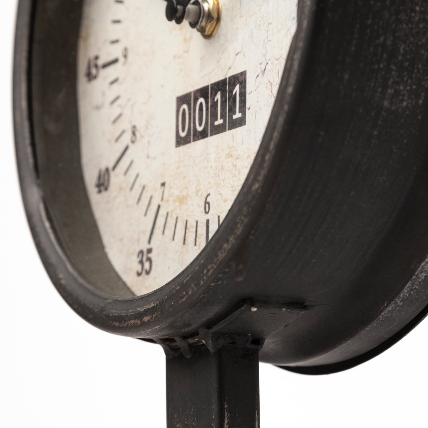 Attalack II Black Metal Round Face Table Clock