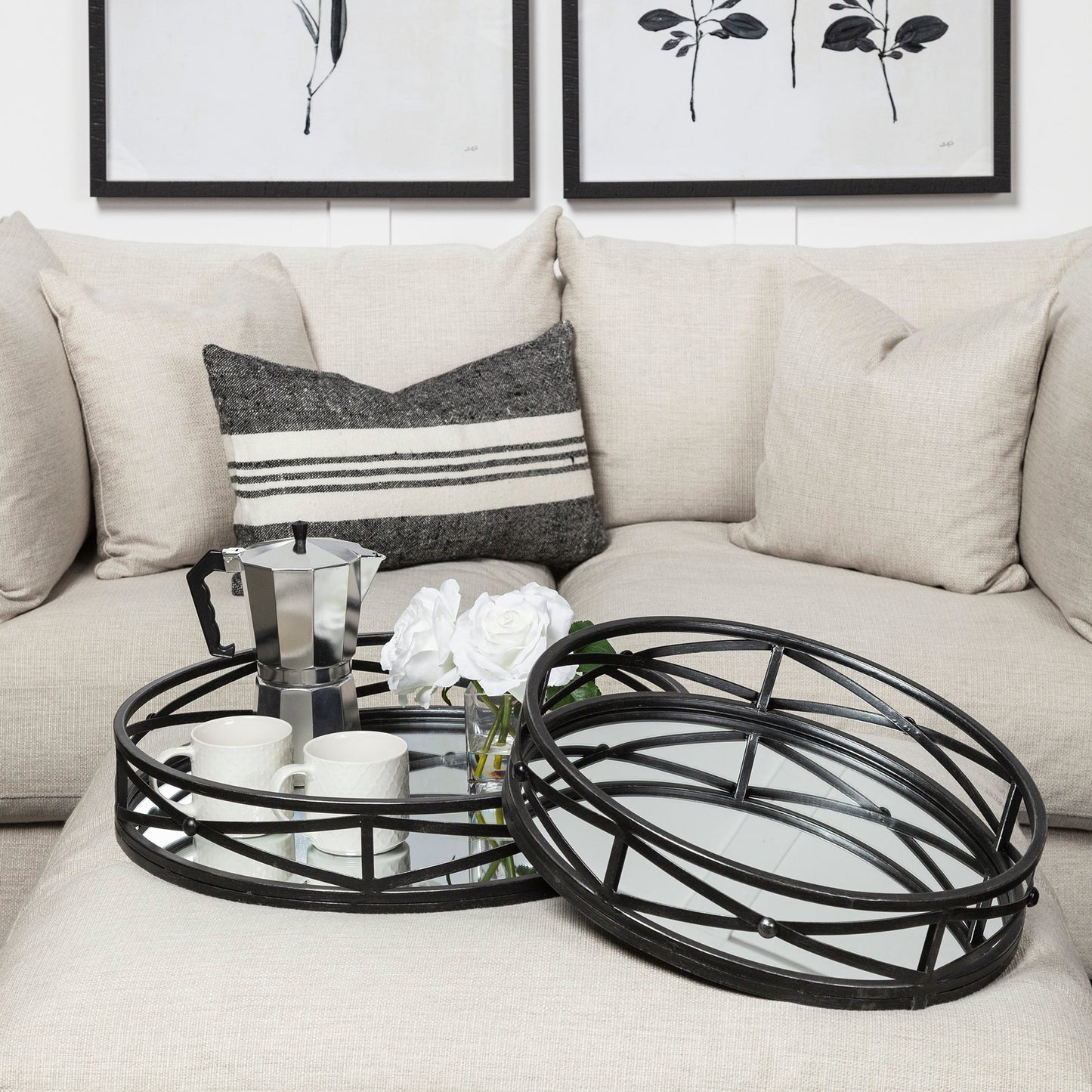 Piers (Set of 2) Black Metal Mirrored Round Trays