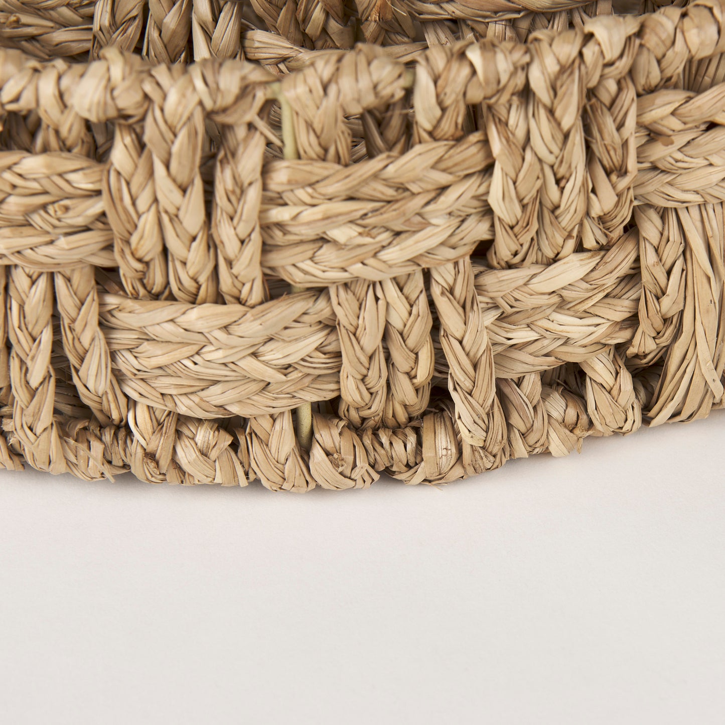 Haini Set of 2 Large Basketweave Seagrass Trays w/ Loop Handles