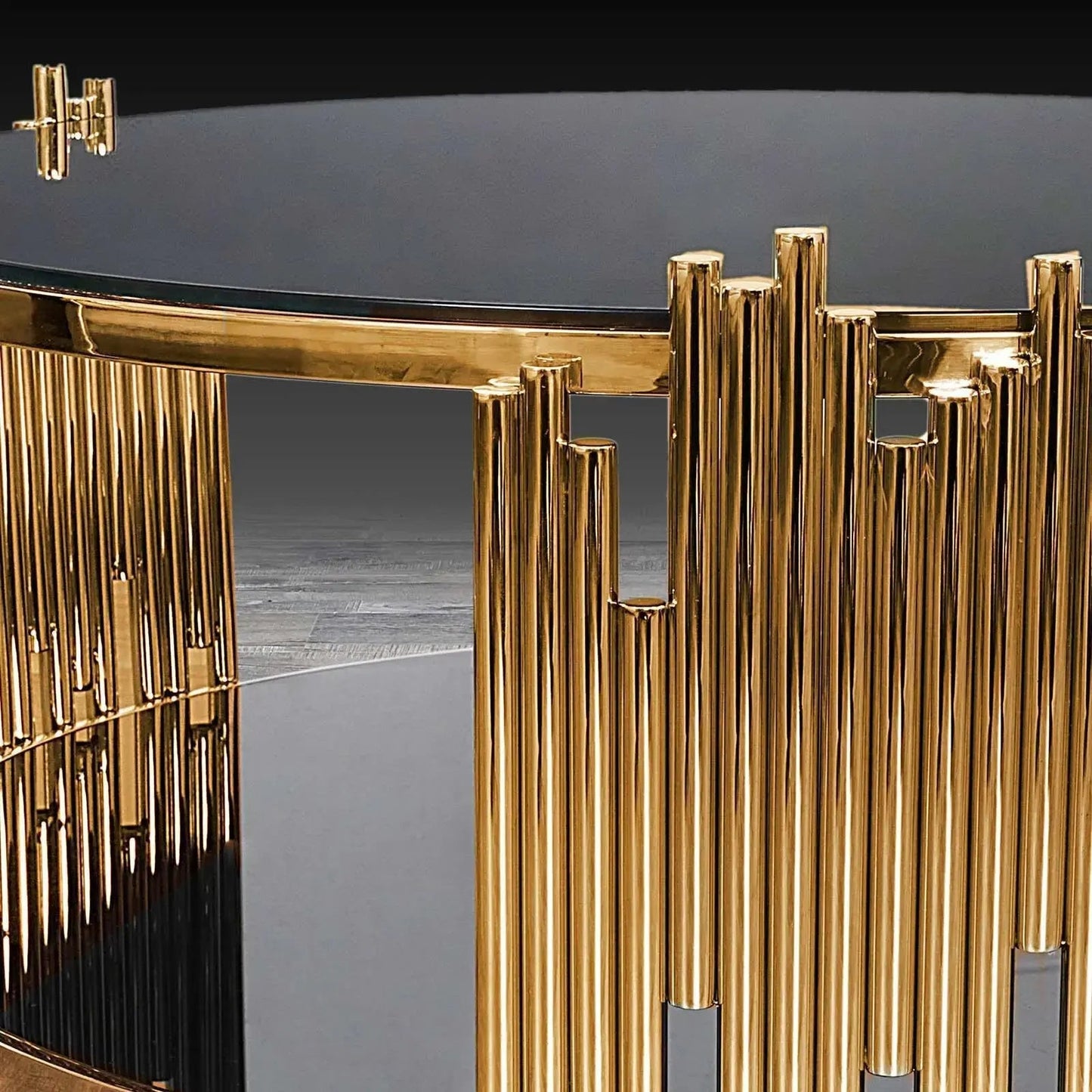 Elegant Mauris Round Coffee Table