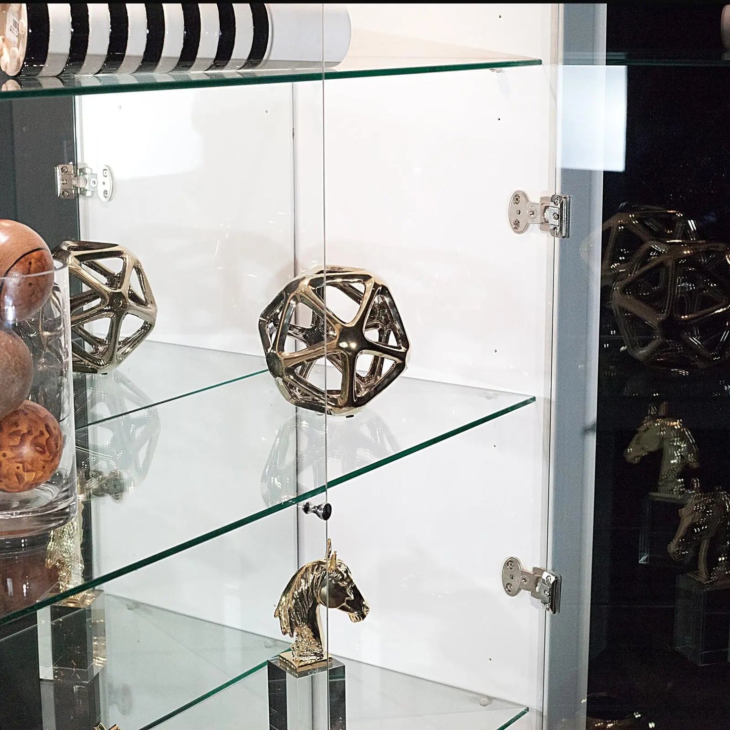 Vanguard Lacquered Curio – White Edition