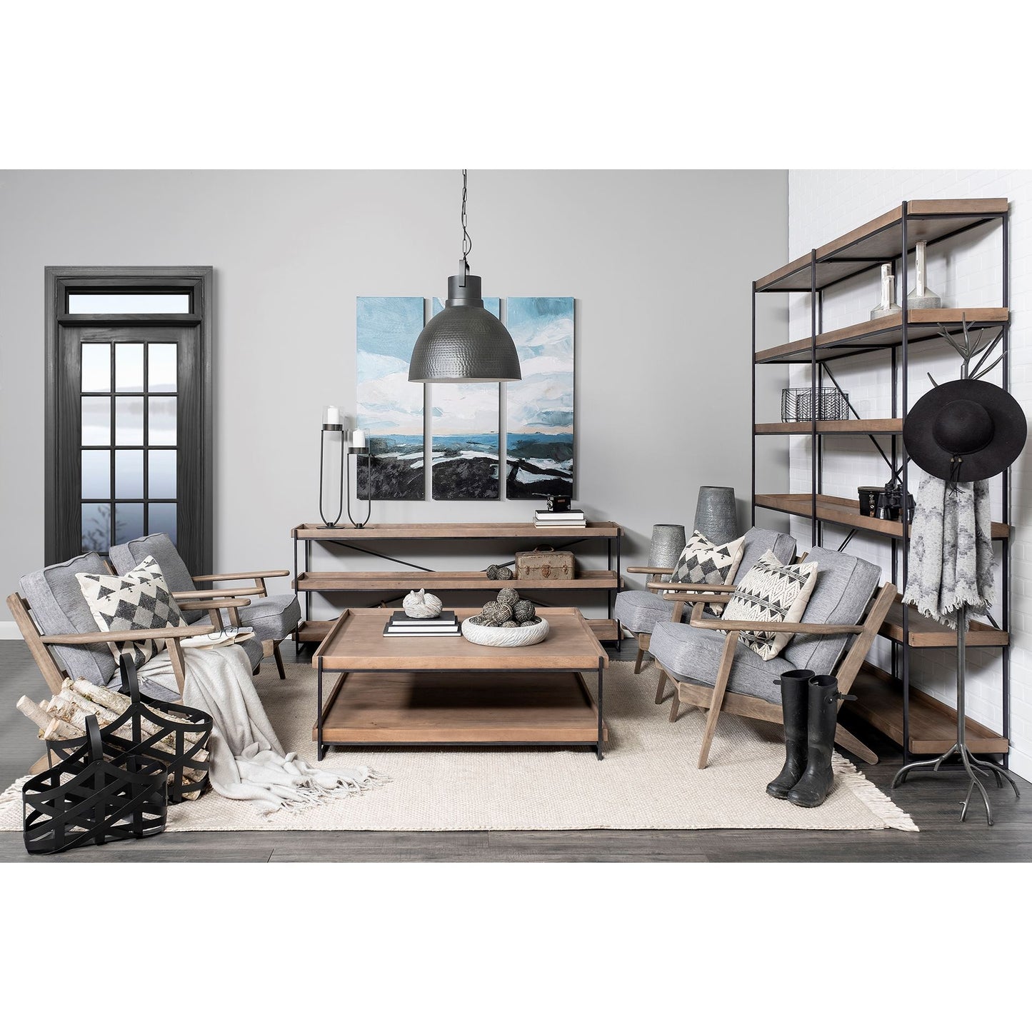 Salah I Small Black Iron Table Candle Holder