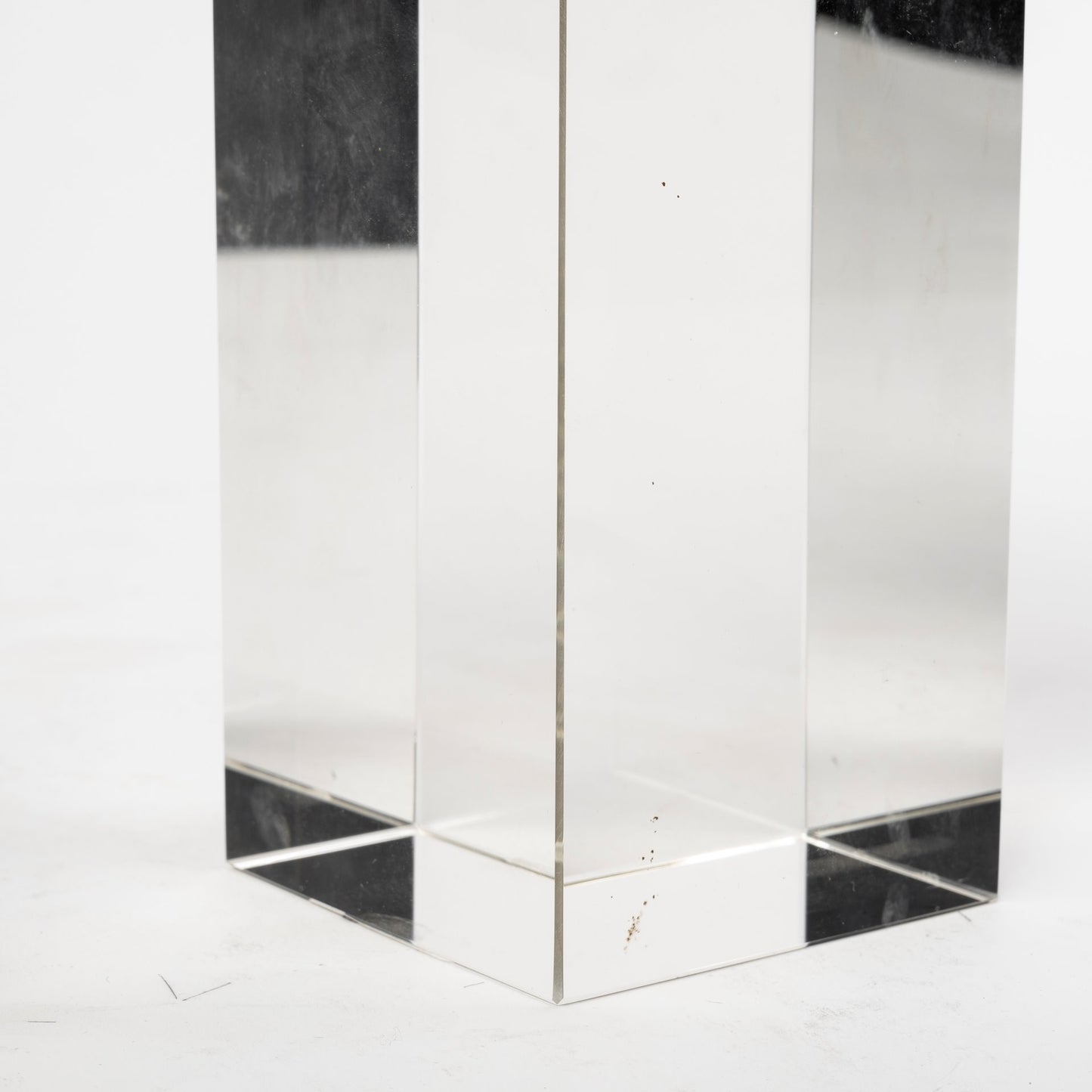 Isla (Large) 5L x 5W White Replica Resin Coral On Clear White Glass