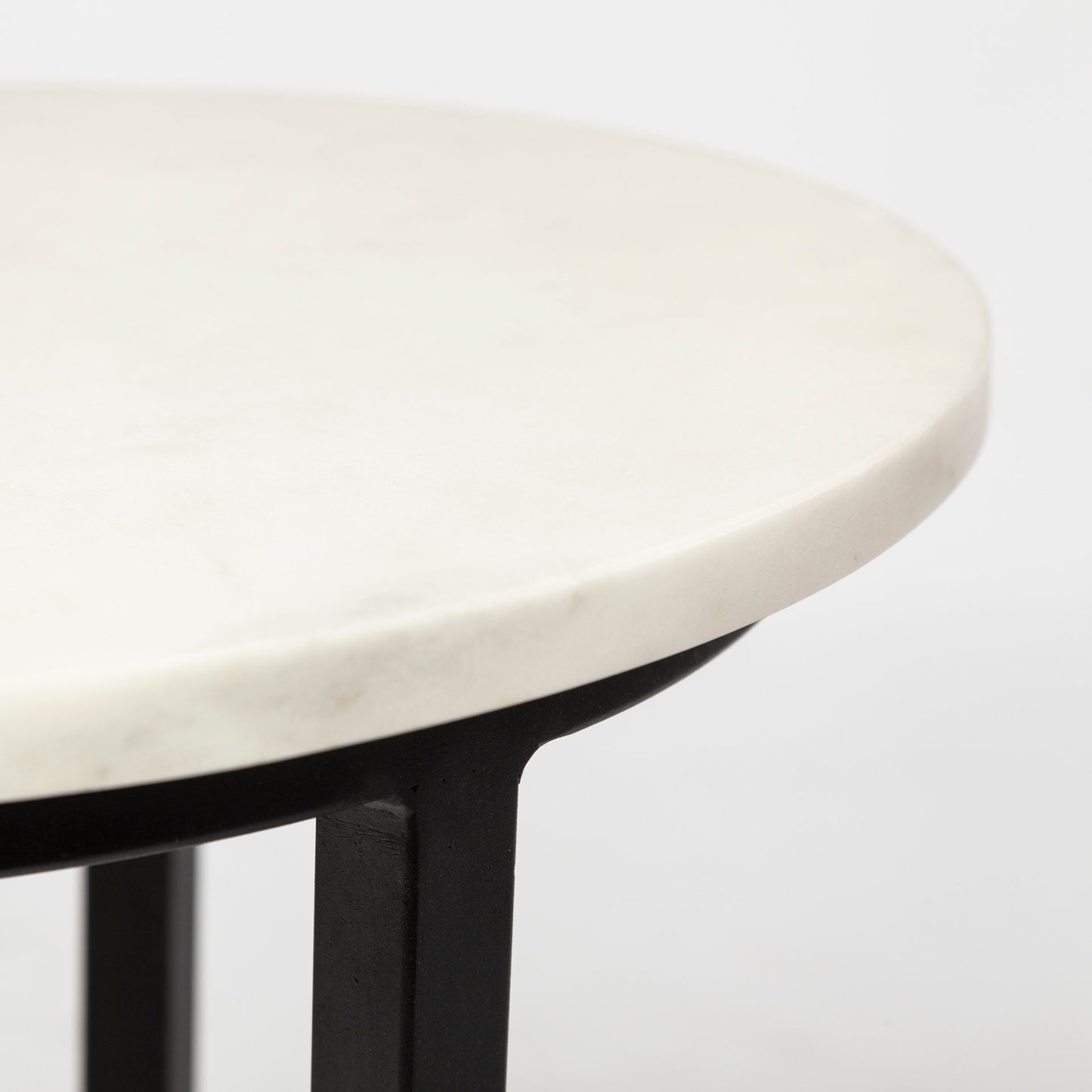 Bombola I (Small) 15L x 15W White Round Marble Top W/Black Metal Frame Accent Table