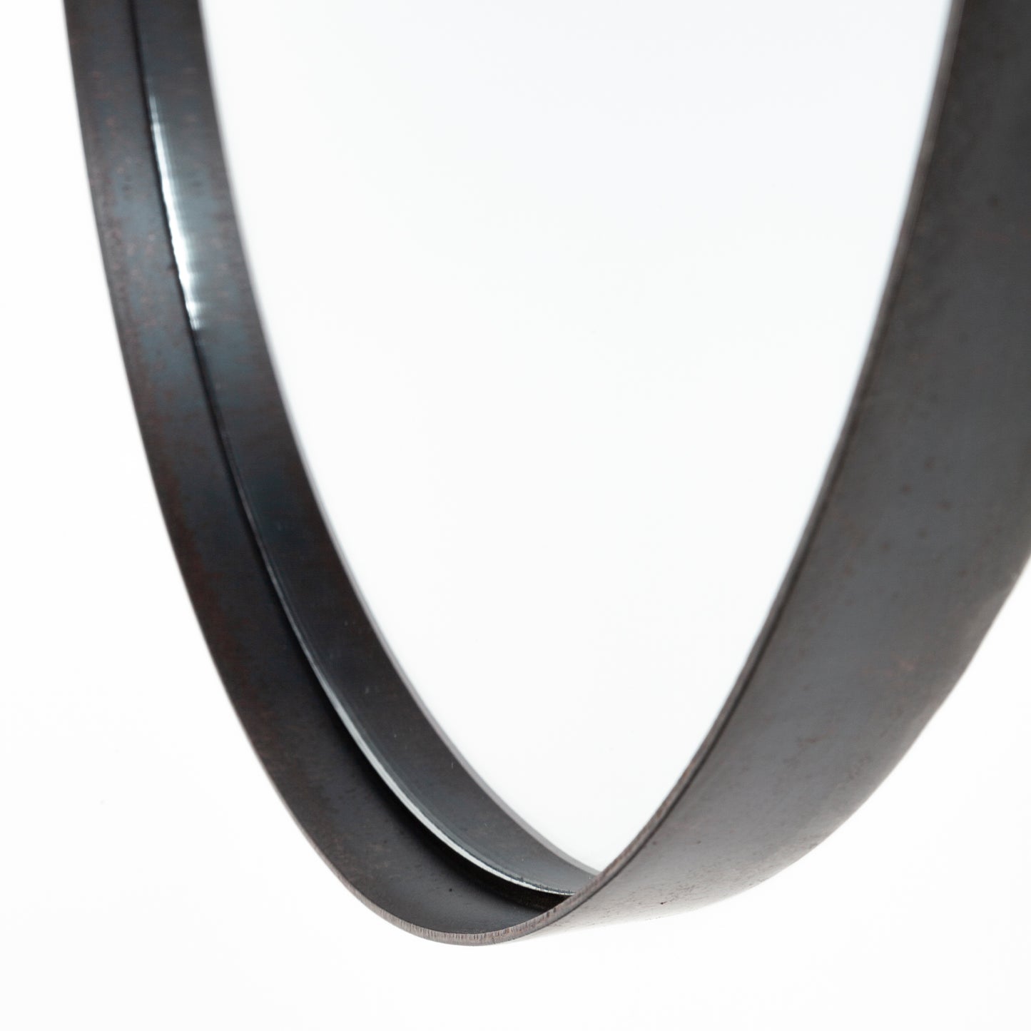 Collie 20x26 Round Black Metal Frame Mirror