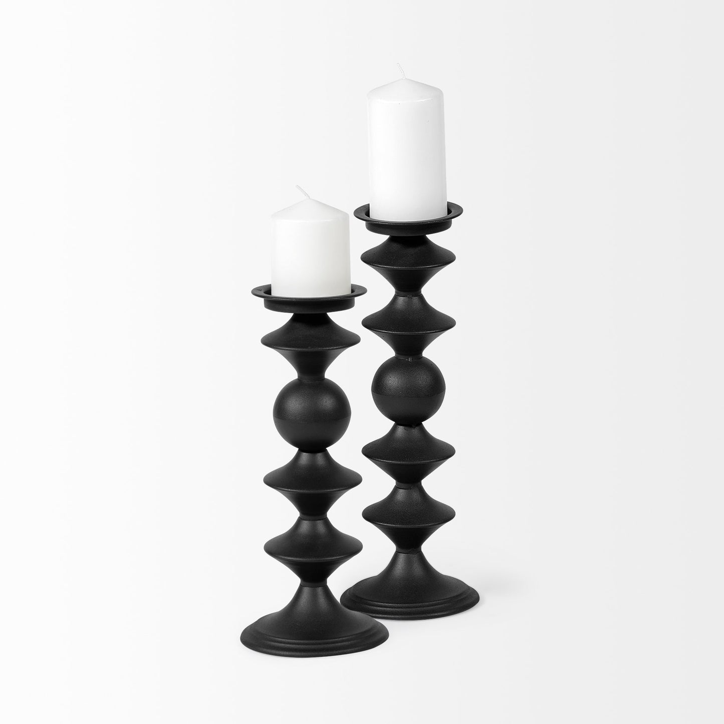 Candelero I Small Black Metal Grooved Table Candle Holder