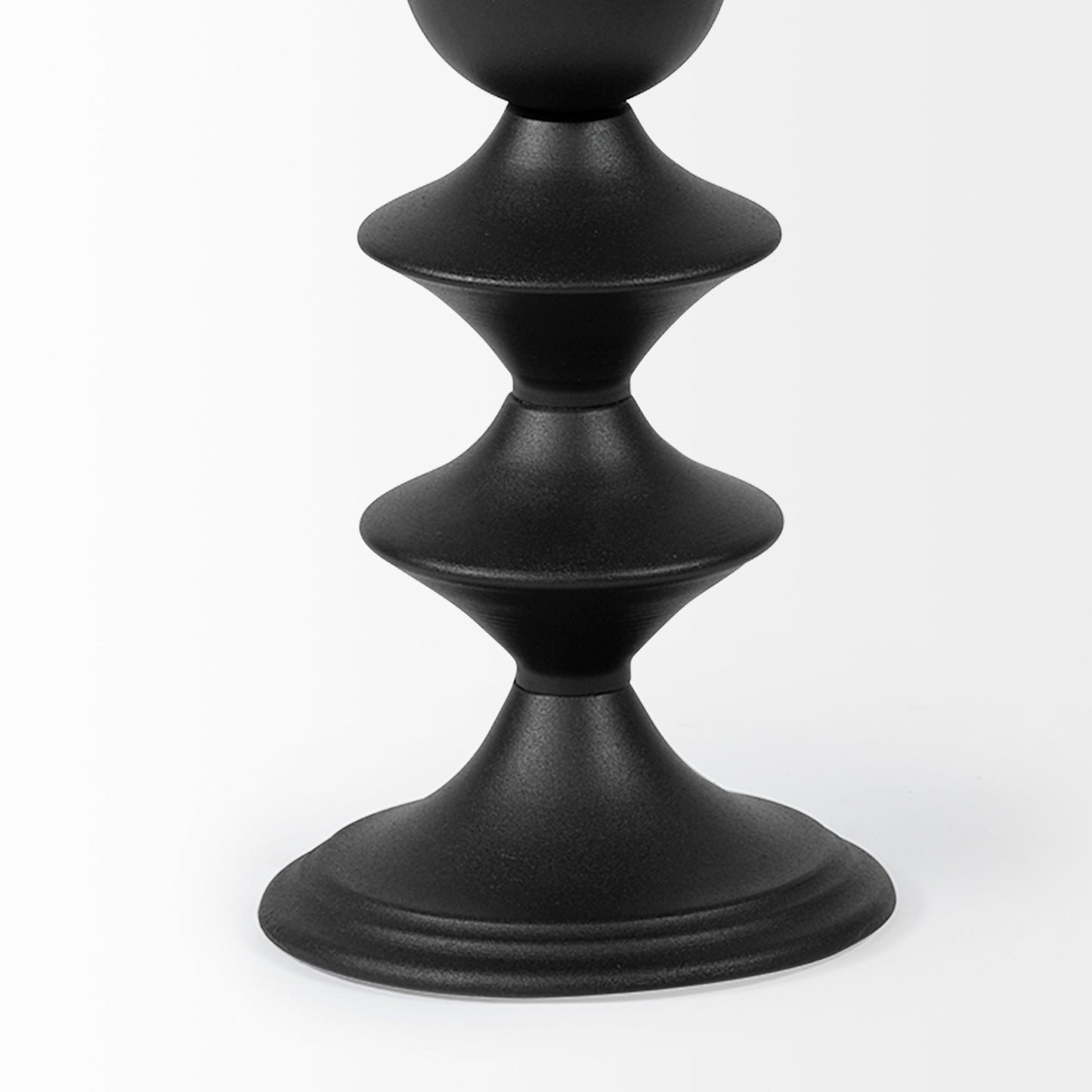 Candelero I Small Black Metal Grooved Table Candle Holder