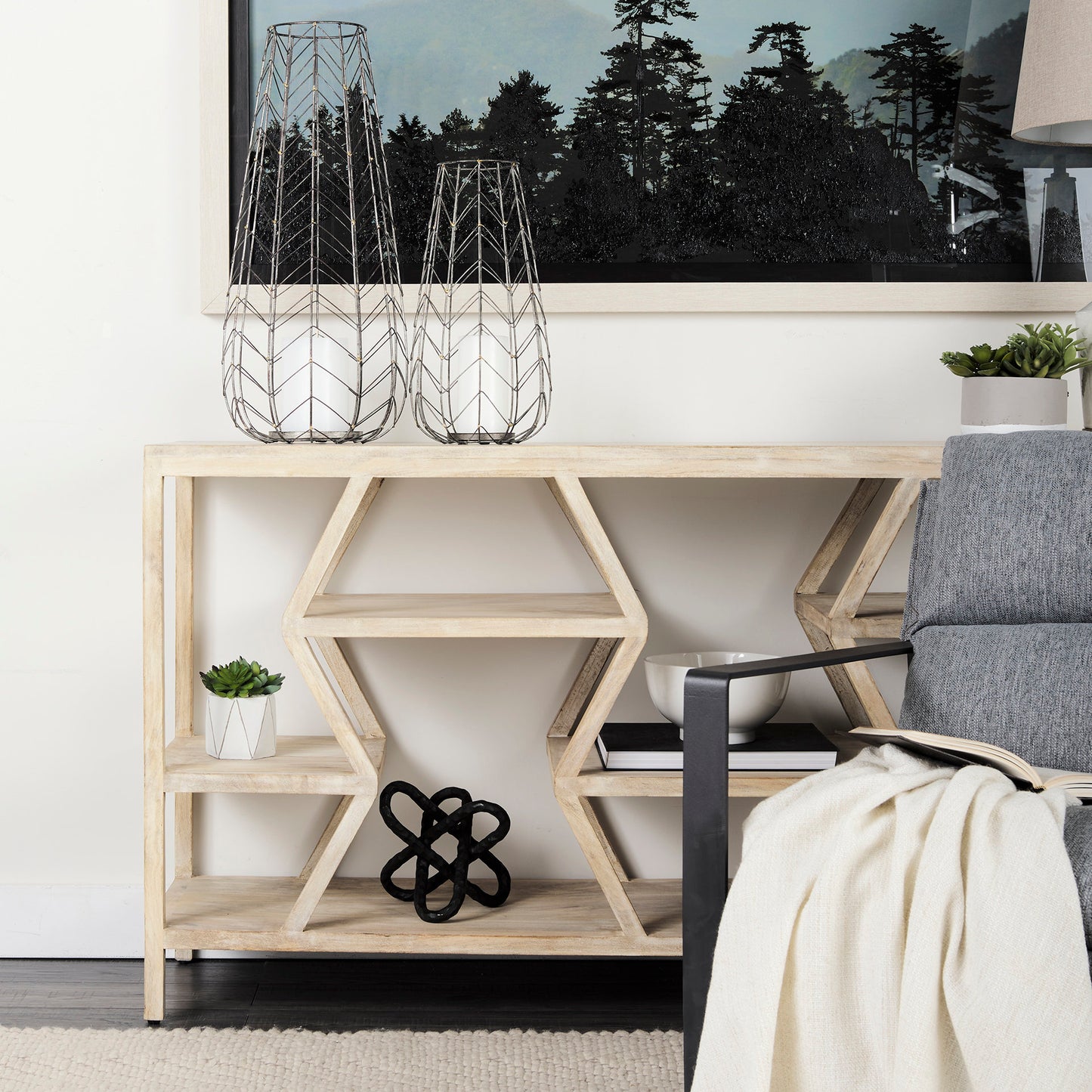 Petiole I Small Gold Toned Metal Table Candle Holder