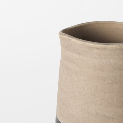 Garand Small 13H Two-Toned Black/Natural Ceramic Jug