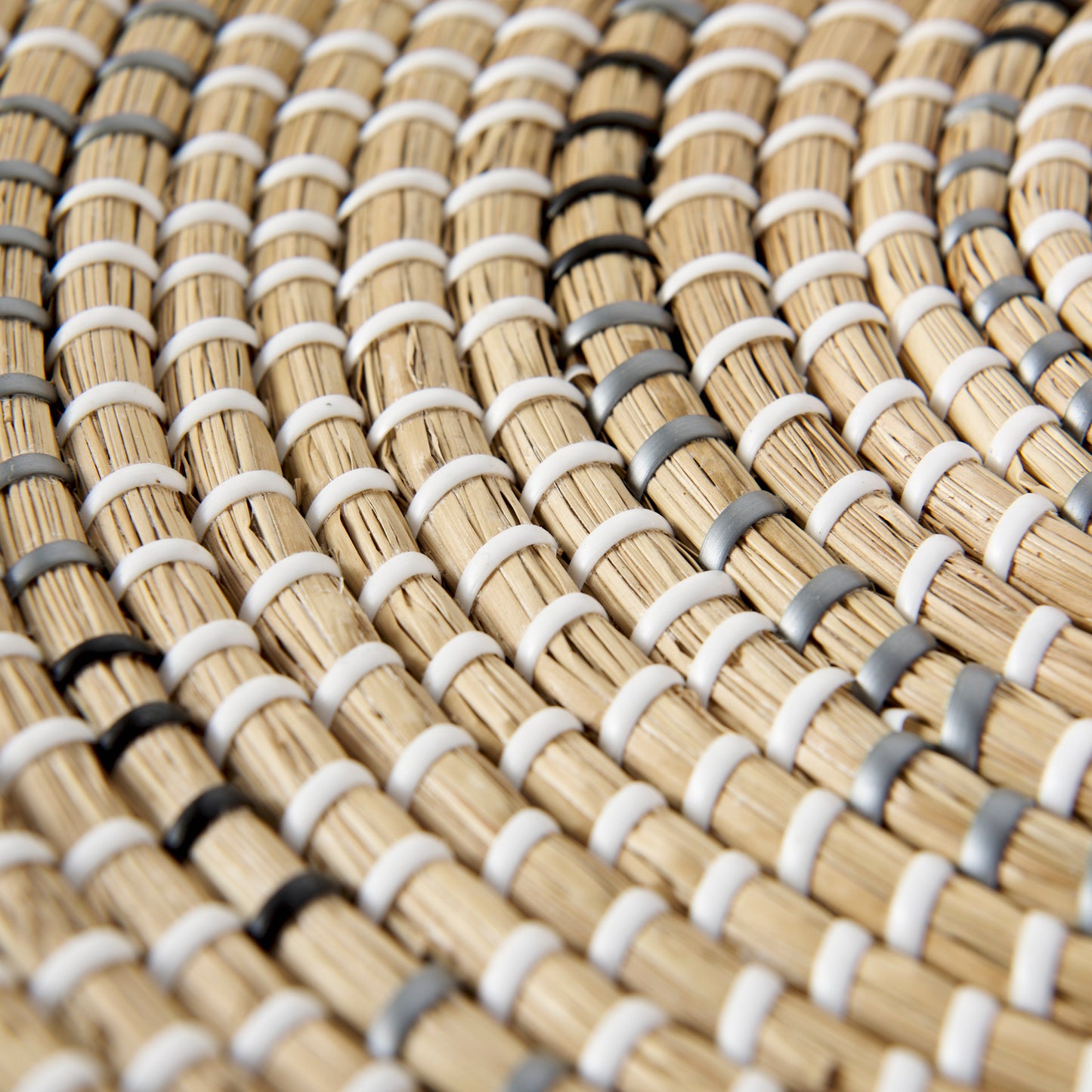 Avel 18.0L x 18.0W x 3.0H Light Brown Seagrass W/Dark Brown String Round Wall Hanging Plate