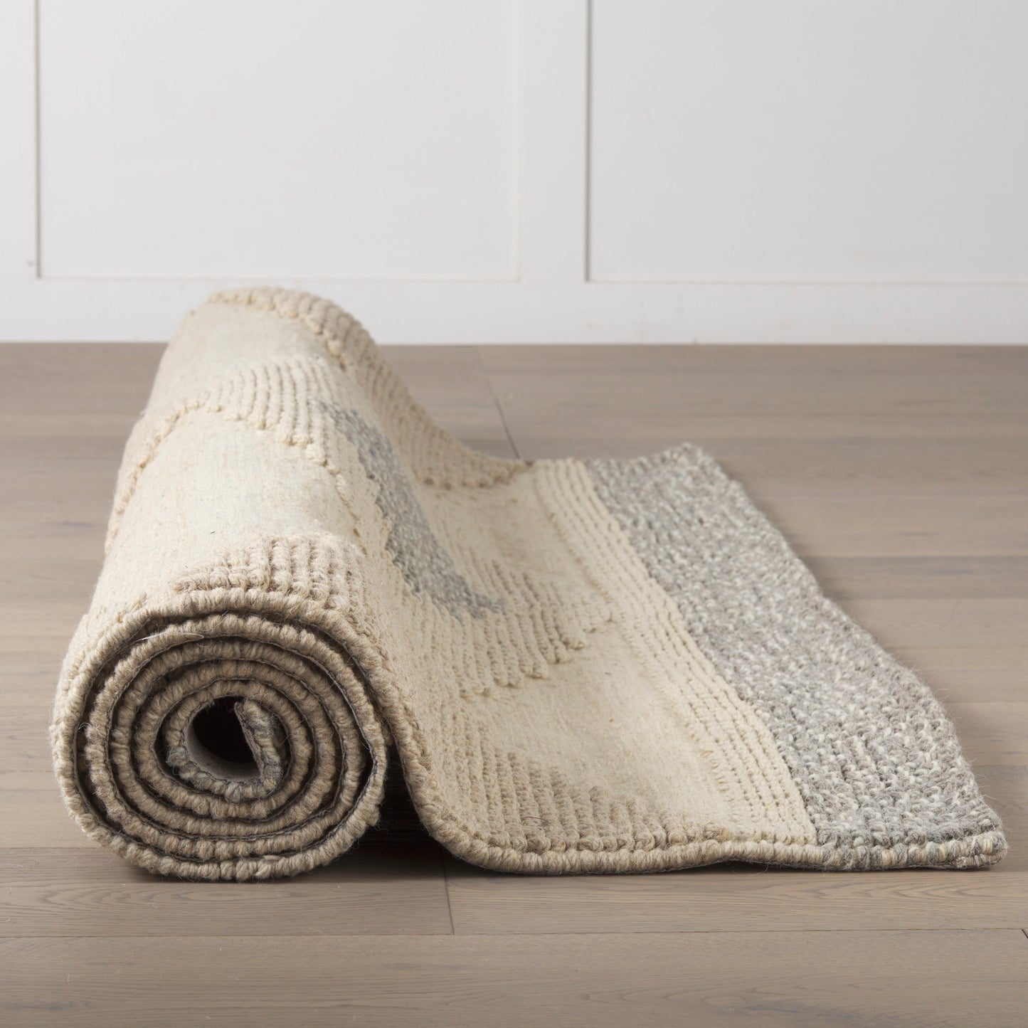 Emory 5x8 Gray Wool Hand Woven Diamond Patterned Rug