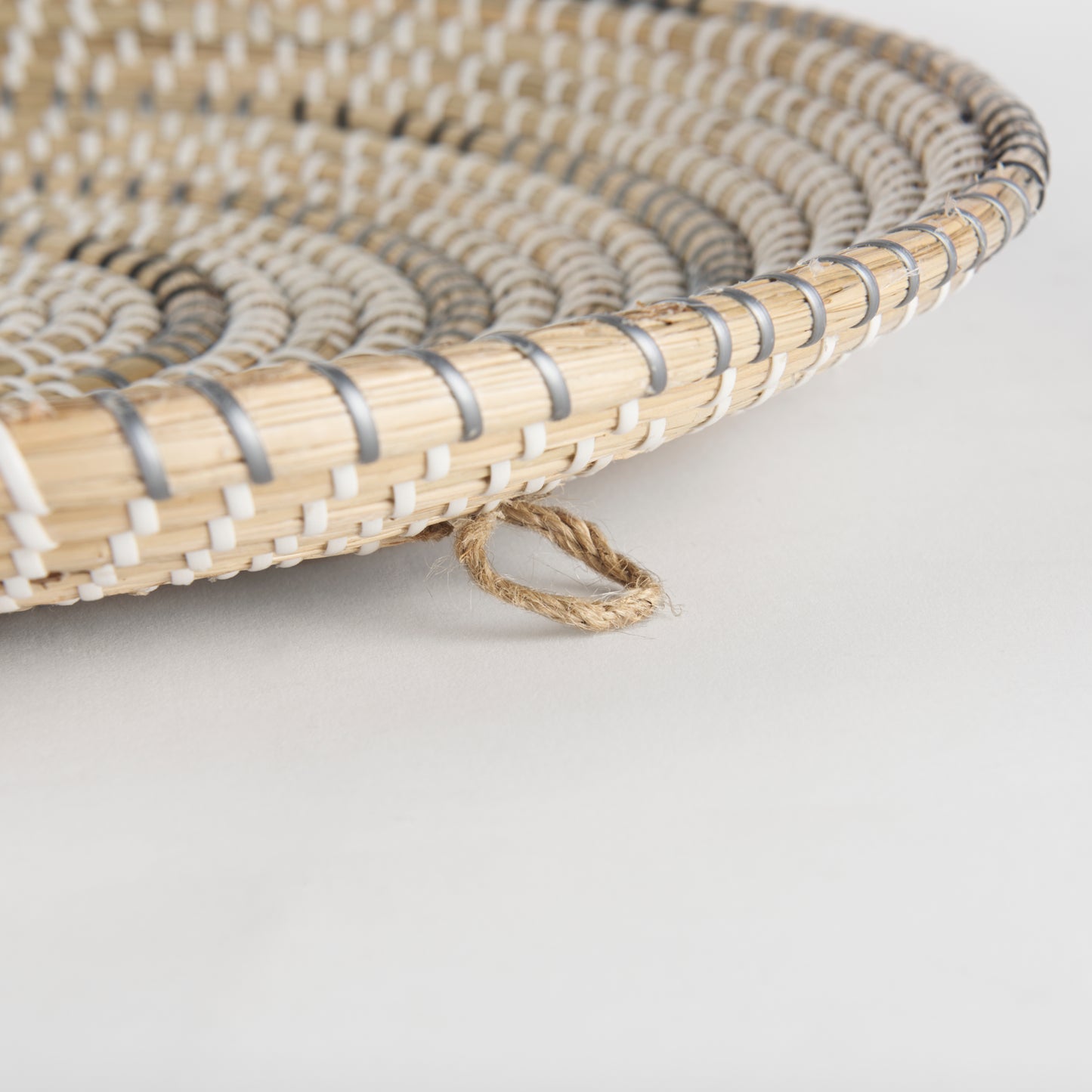 Avel 18.0L x 18.0W x 3.0H Light Brown Seagrass W/Dark Brown String Round Wall Hanging Plate