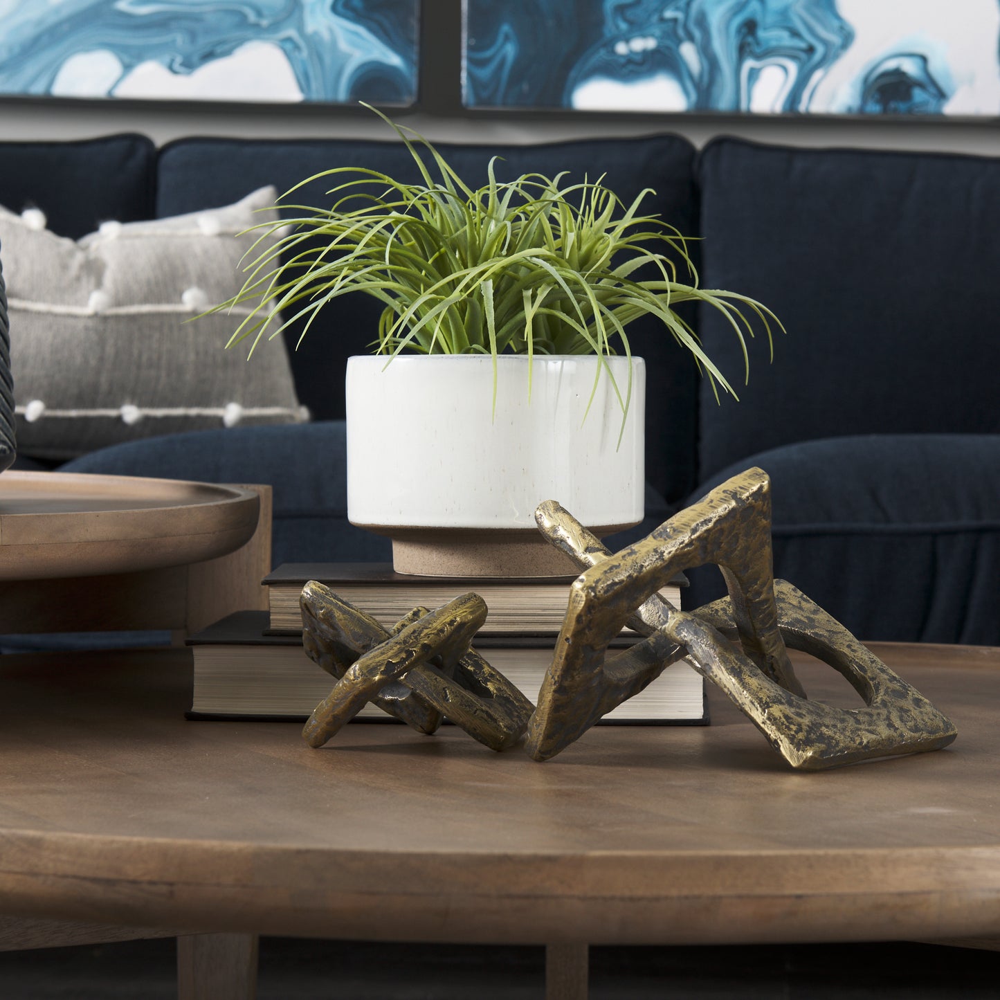 Delaunay I (Large) 10L X9W Gold Hammered Metal Interlinked Patterned