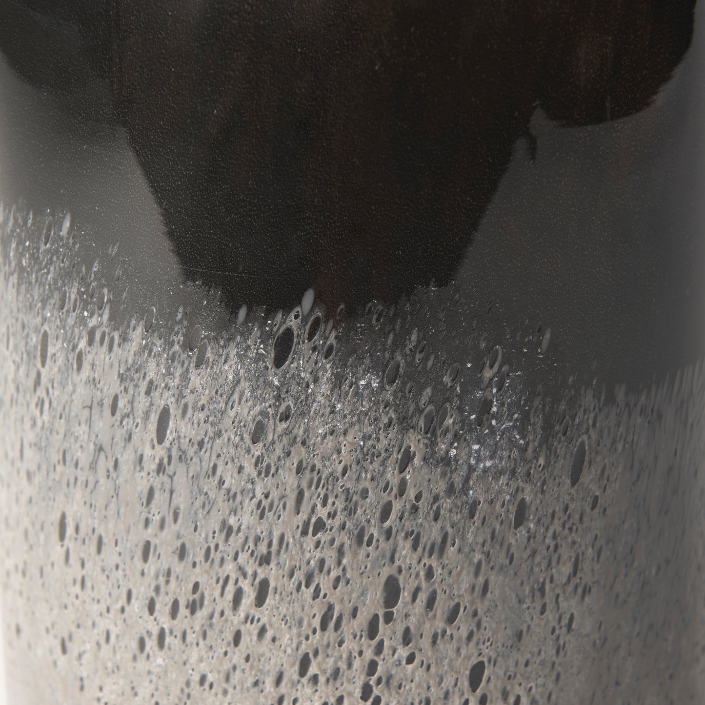 Emu Short Black w/ Gray Vase