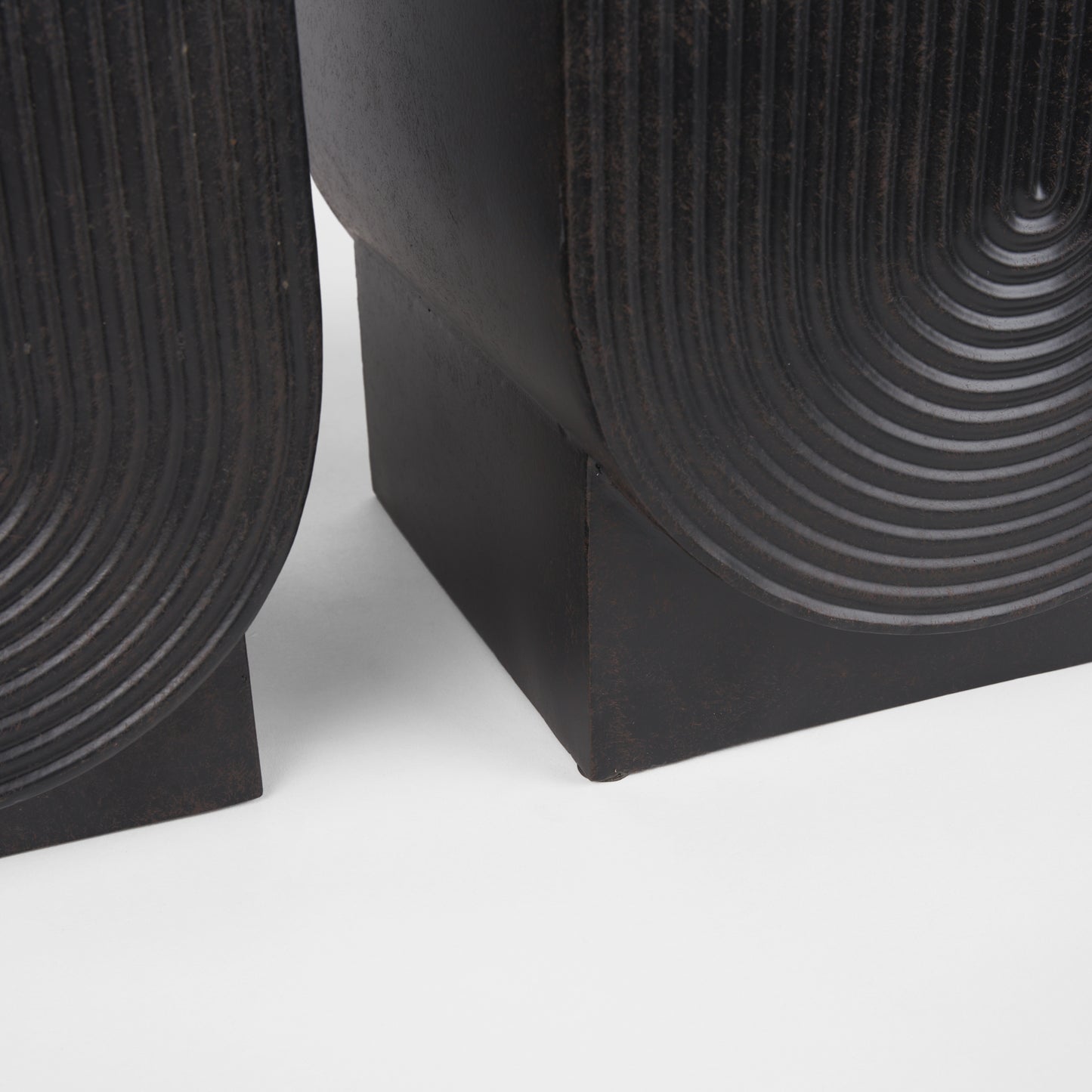 Medina Antiqued Black Metal Planters (Set of 2)