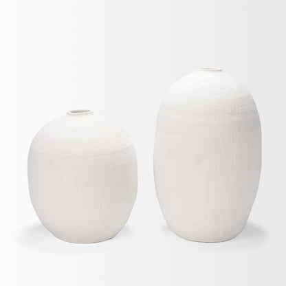 Karakum I Short White Textured Ceramic Vase