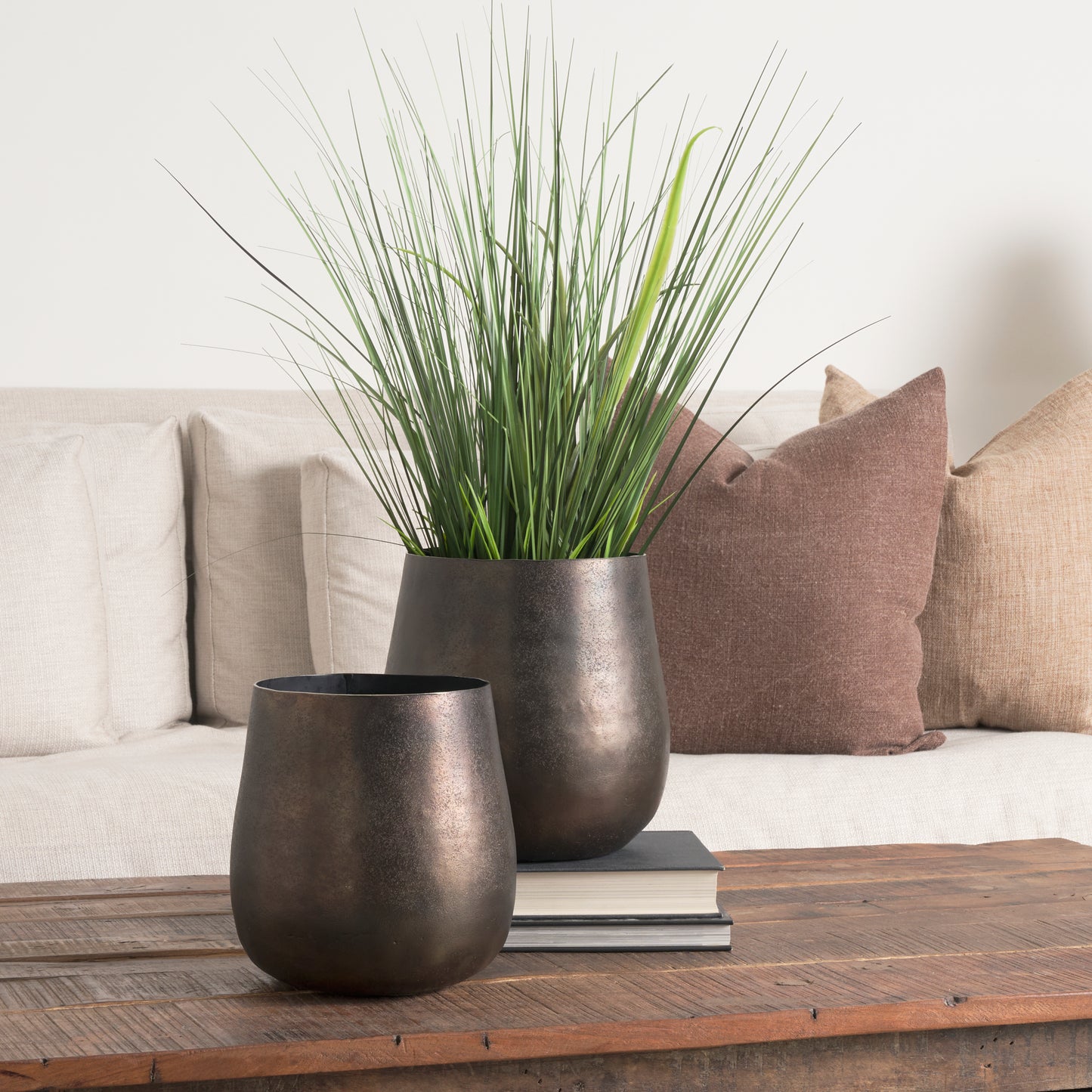 Quade Small Gold Metal Planter