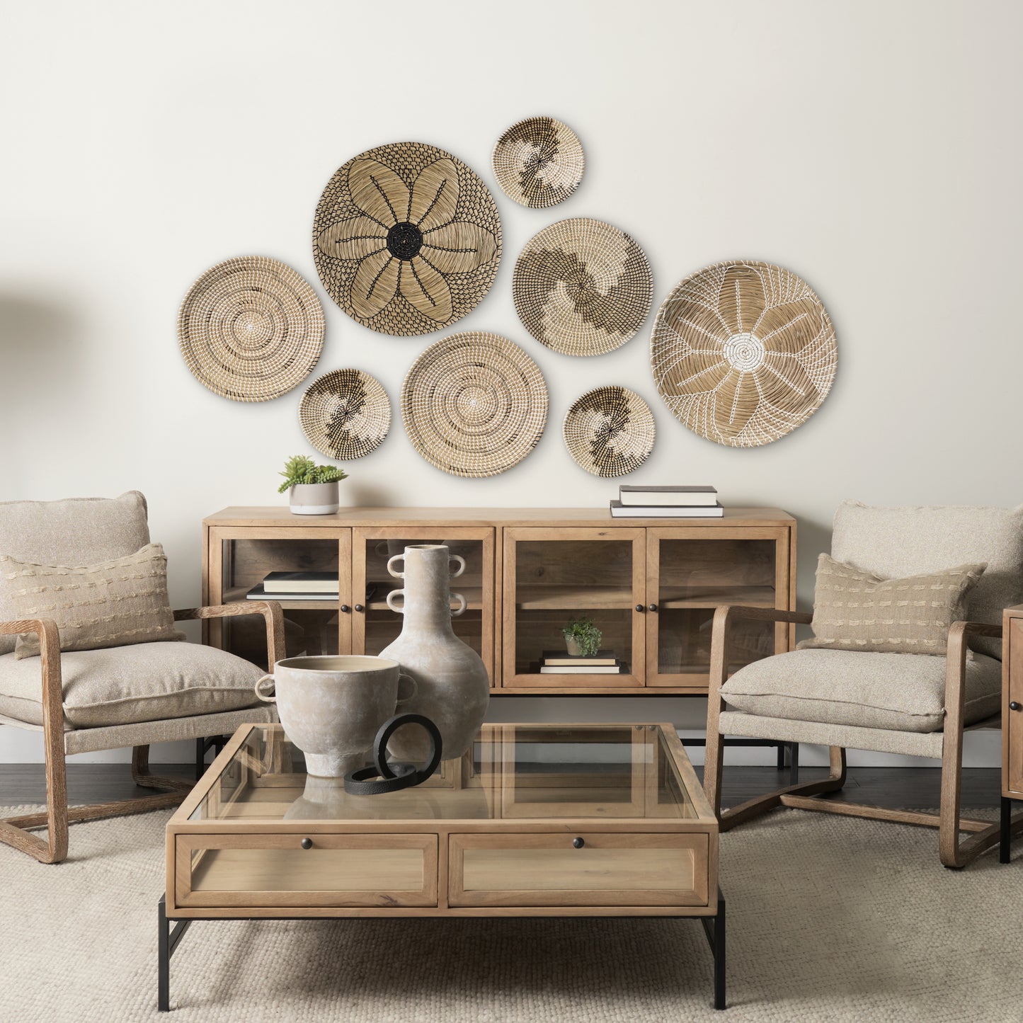 Mekhi 24.0L x 24.0W x 3.5 Light Brown Seagrass W/White String Round Wall Hanging Plate