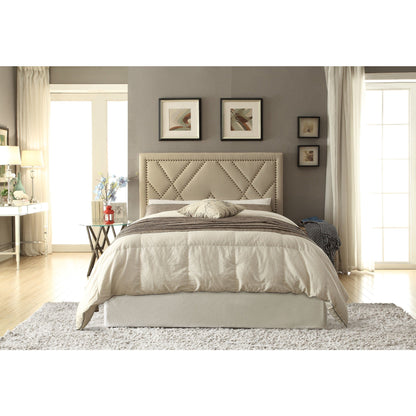 Vienne Nailhead Upholstered Platform Storage Bed in Powder